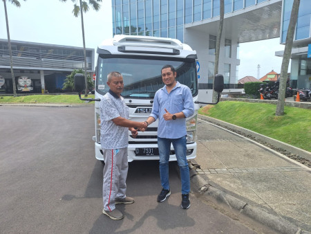 Penyerahan Unit Isuzu Garut - Penyerahan Unit Isuzu Garut